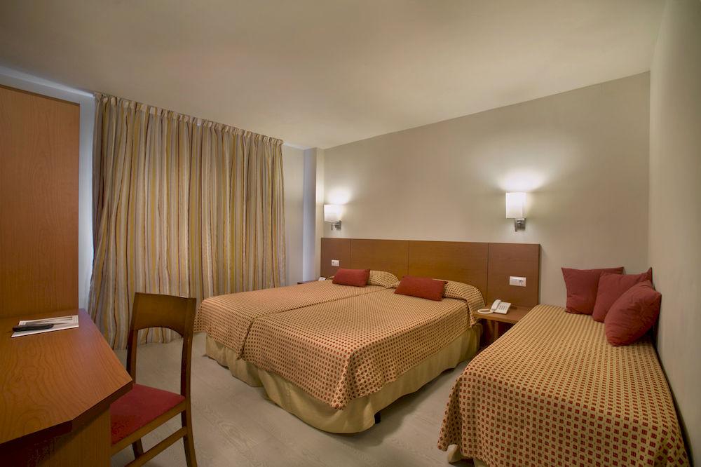 רוזס Hotel Mediterraneo מראה חיצוני תמונה