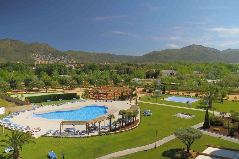 רוזס Hotel Mediterraneo מראה חיצוני תמונה