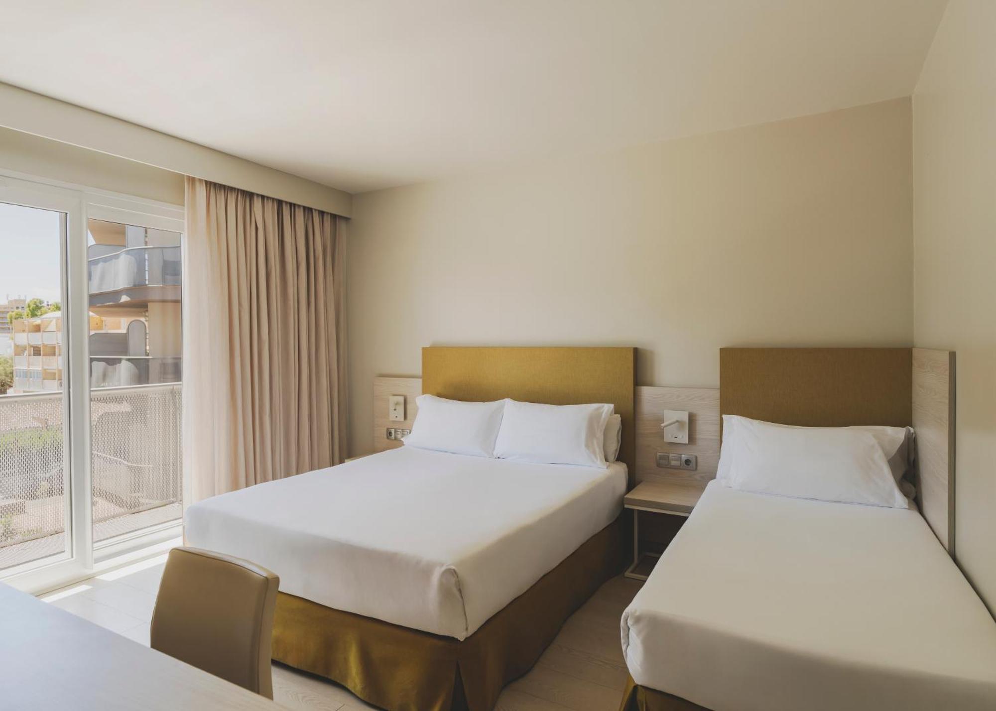 רוזס Hotel Mediterraneo מראה חיצוני תמונה