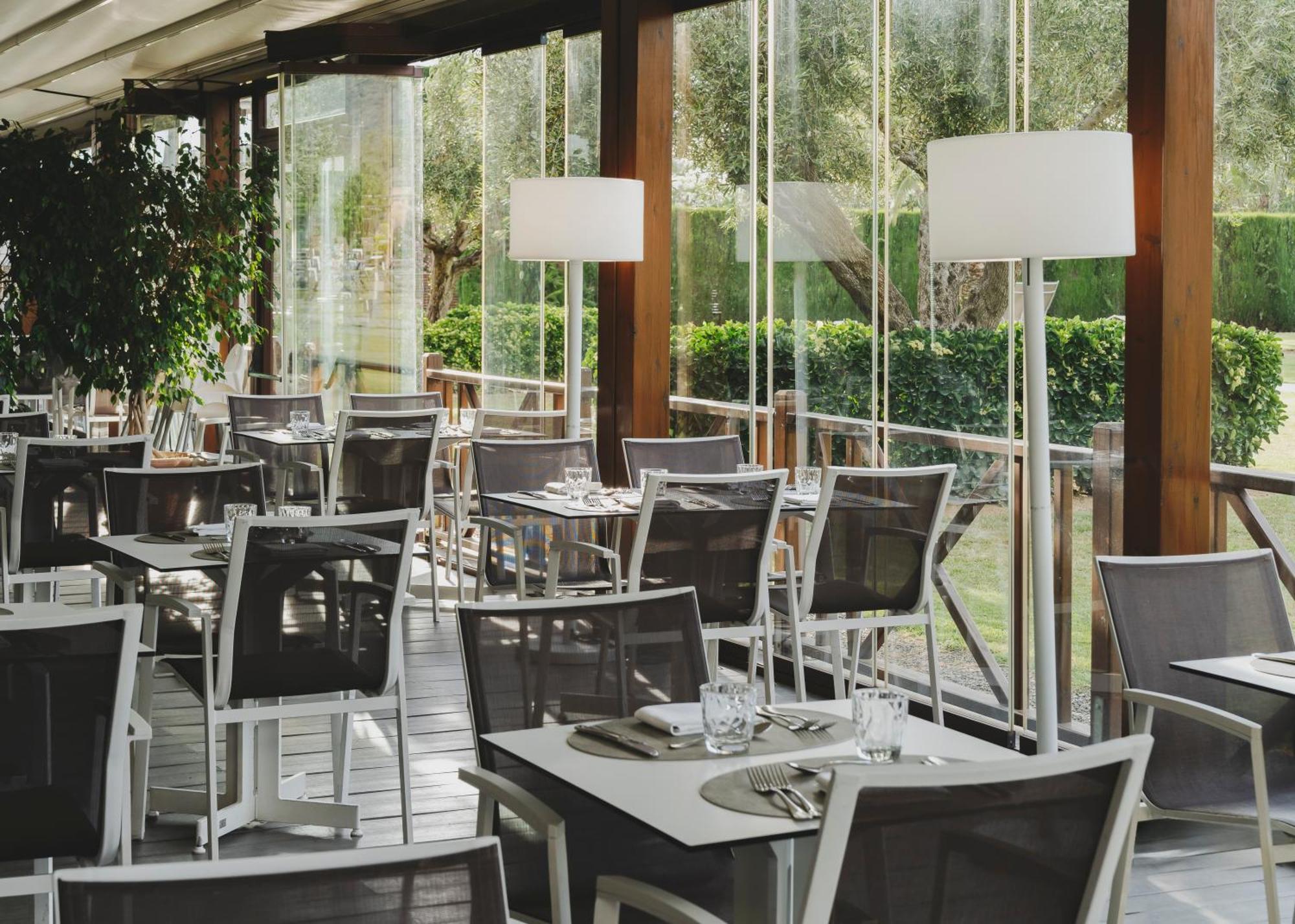 רוזס Hotel Mediterraneo מראה חיצוני תמונה